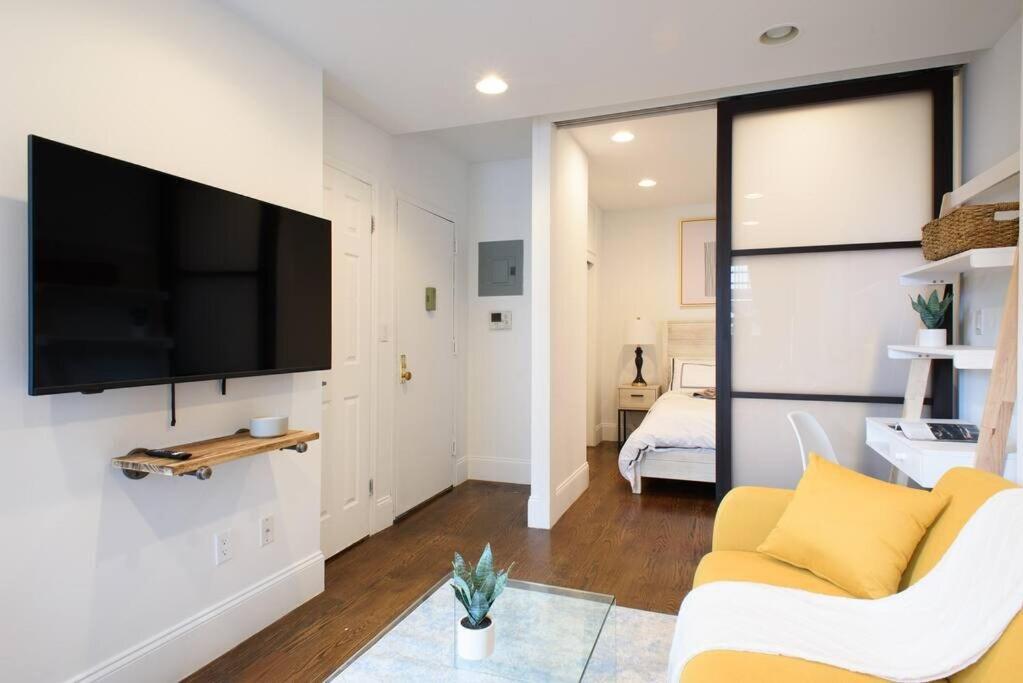 69-5a Celebrate The Season Modern Lower East Side 1br Nova York